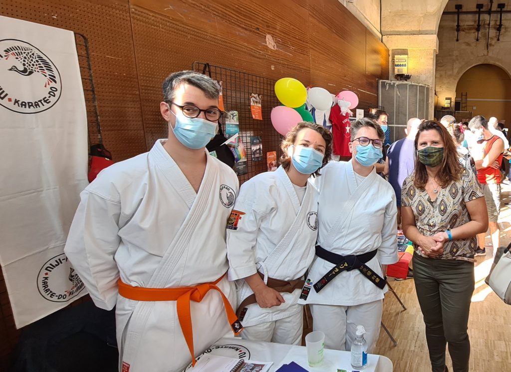 Roxana Maracineanu au stand de Niji Kan Karate Do © Manuel Picaud / Fondation FIER