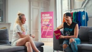 Lire la suite à propos de l’article Eurogames Lyon 2025 • Nikky Symmons, l’interview par Nicky Doll.